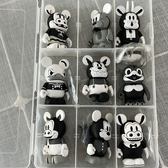 Disney Classic Collection Vinylmations Black & White - Picture 1 of 1